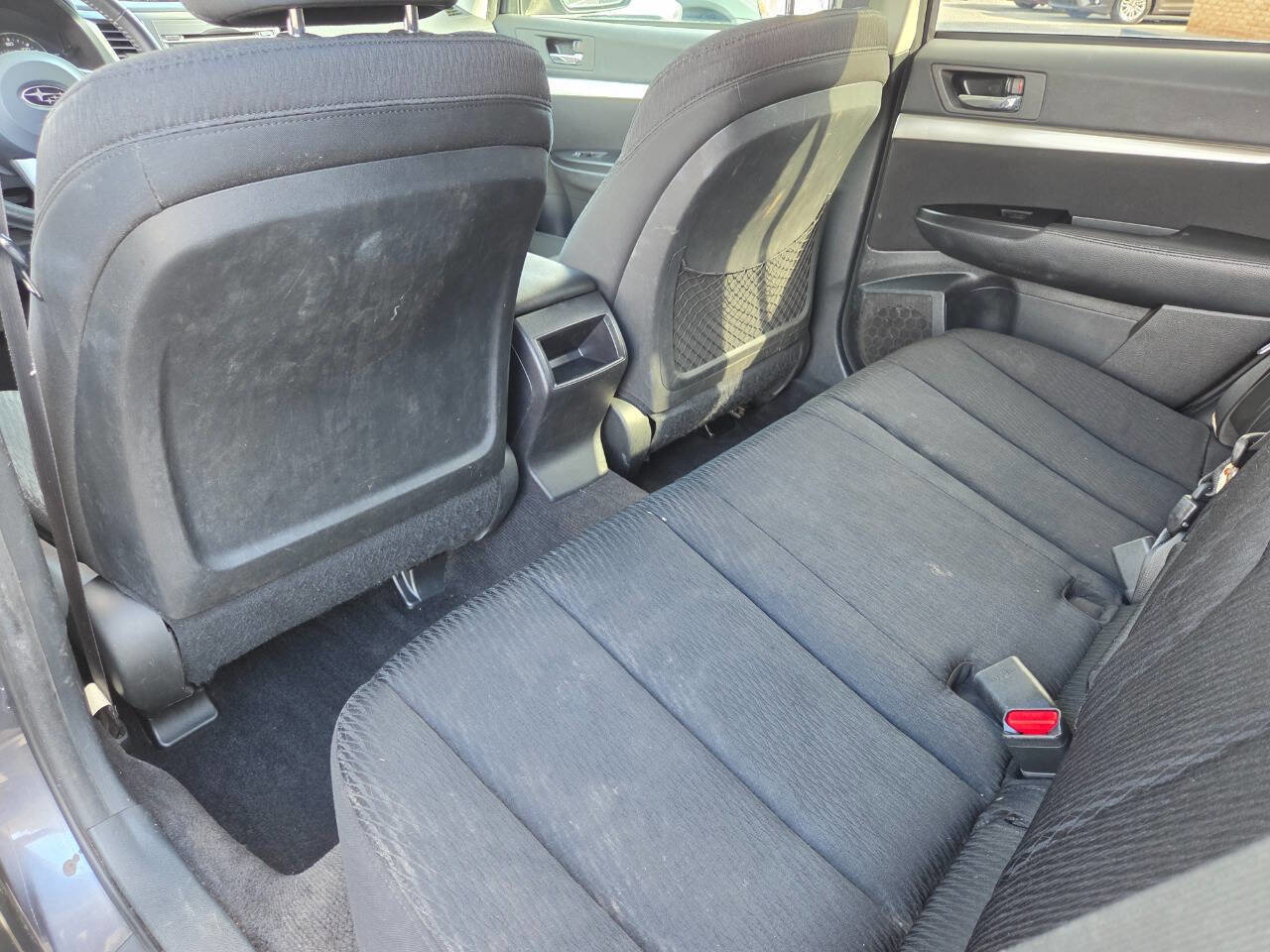 Used 2010 Subaru Outback 2.5i Premium AWD/4WD image 25