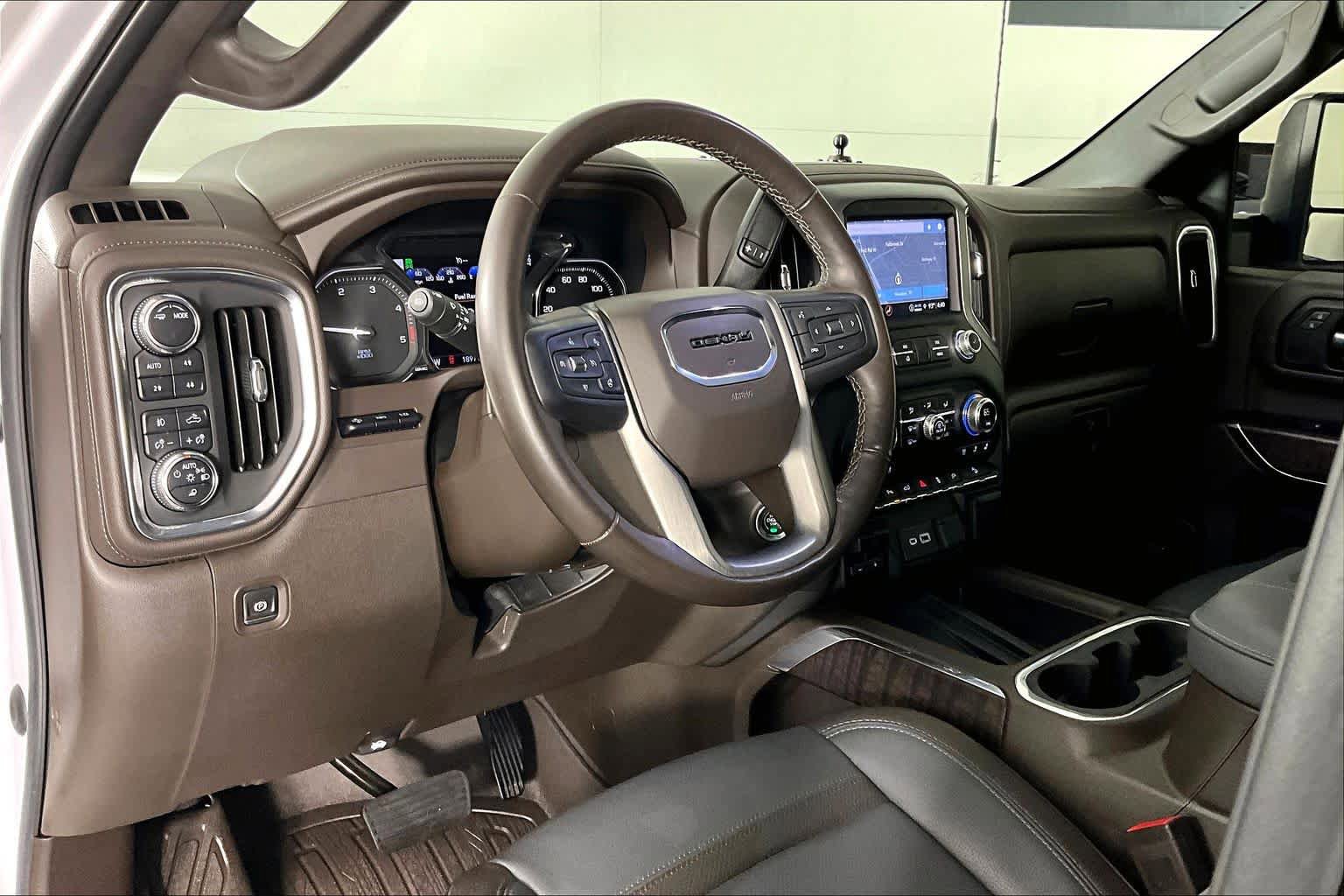 Certified 2022 GMC Sierra 2500 Denali w/ Denali Ultimate Package AWD/4WD image 17