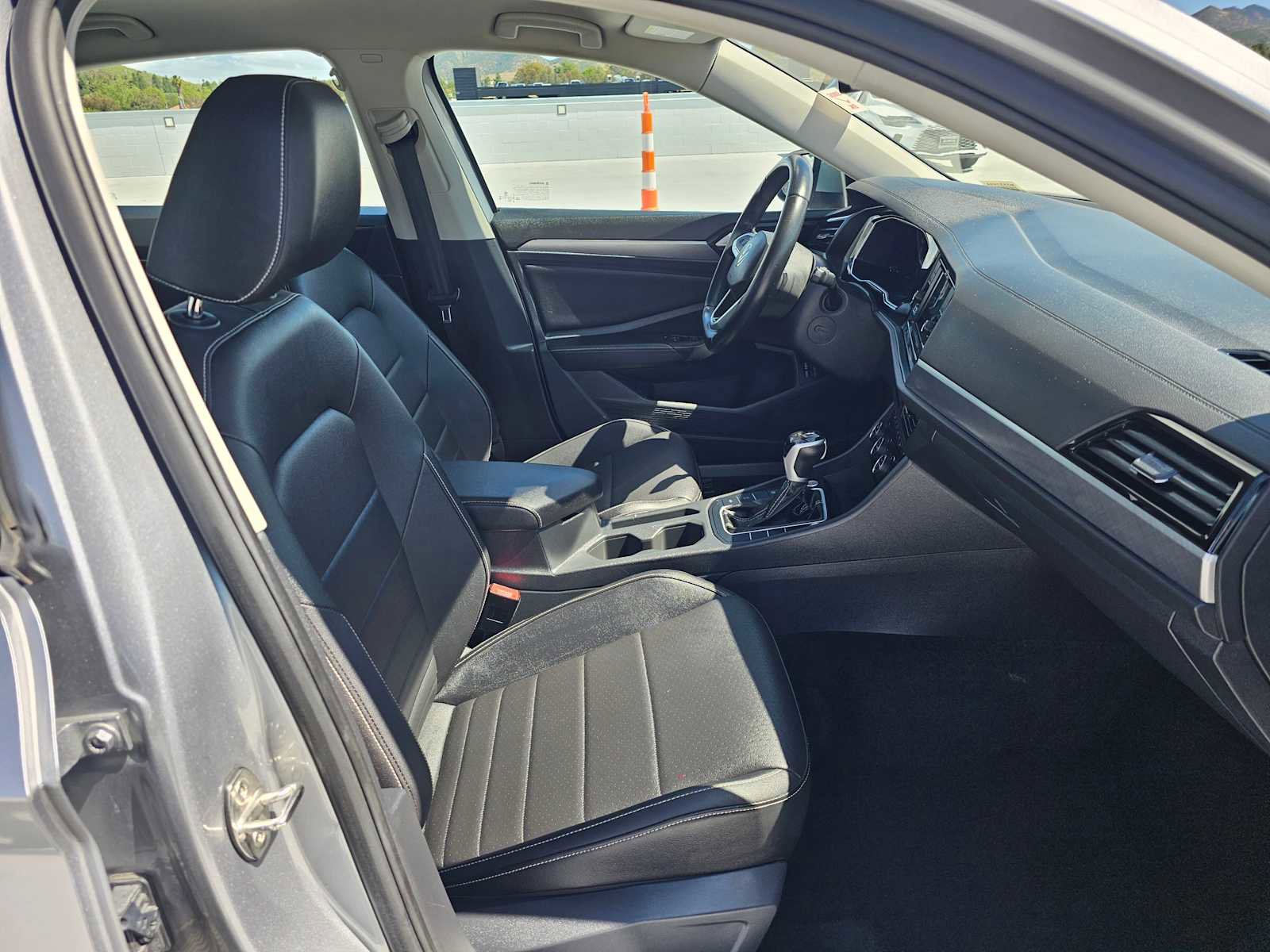 Used 2024 Volkswagen Jetta SE FWD image 10