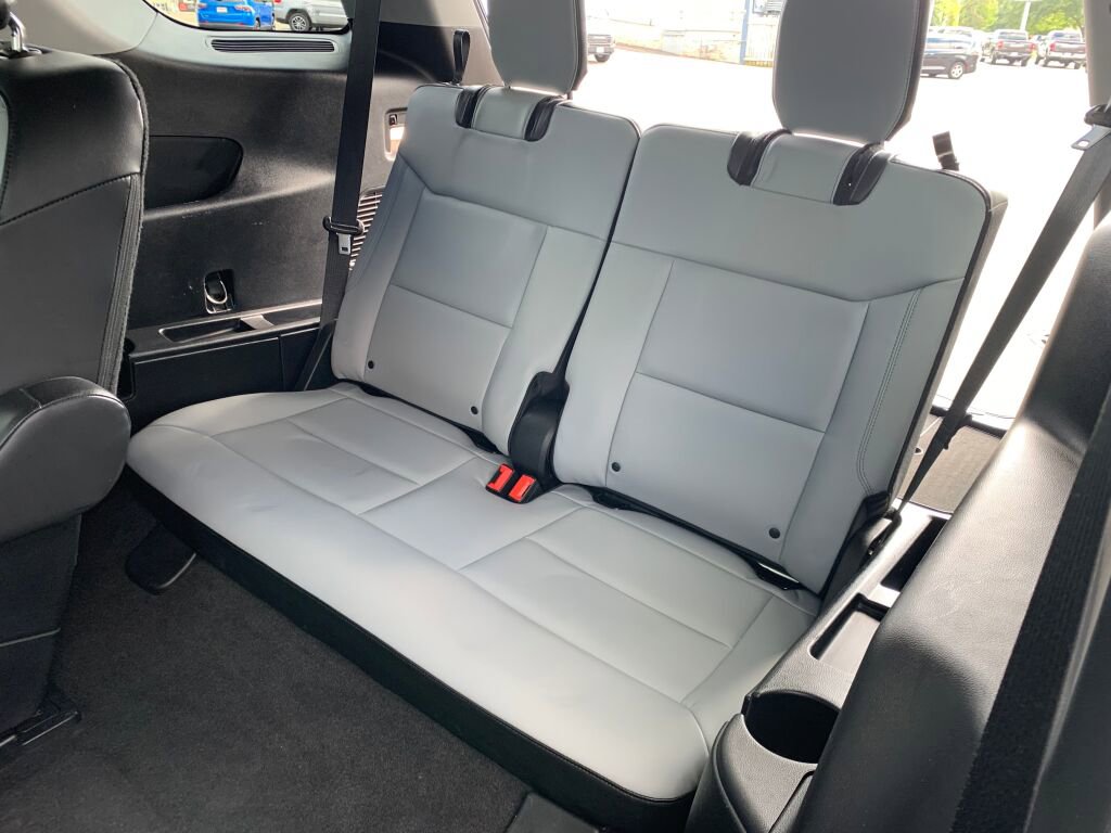 Used 2021 Ford Explorer XLT w/ Equipment Group 202A image 29