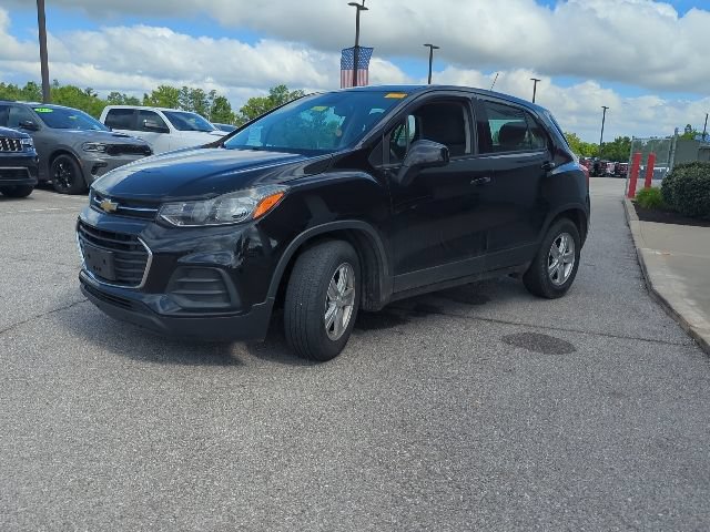 Used 2020 Chevrolet Trax LS FWD image 3