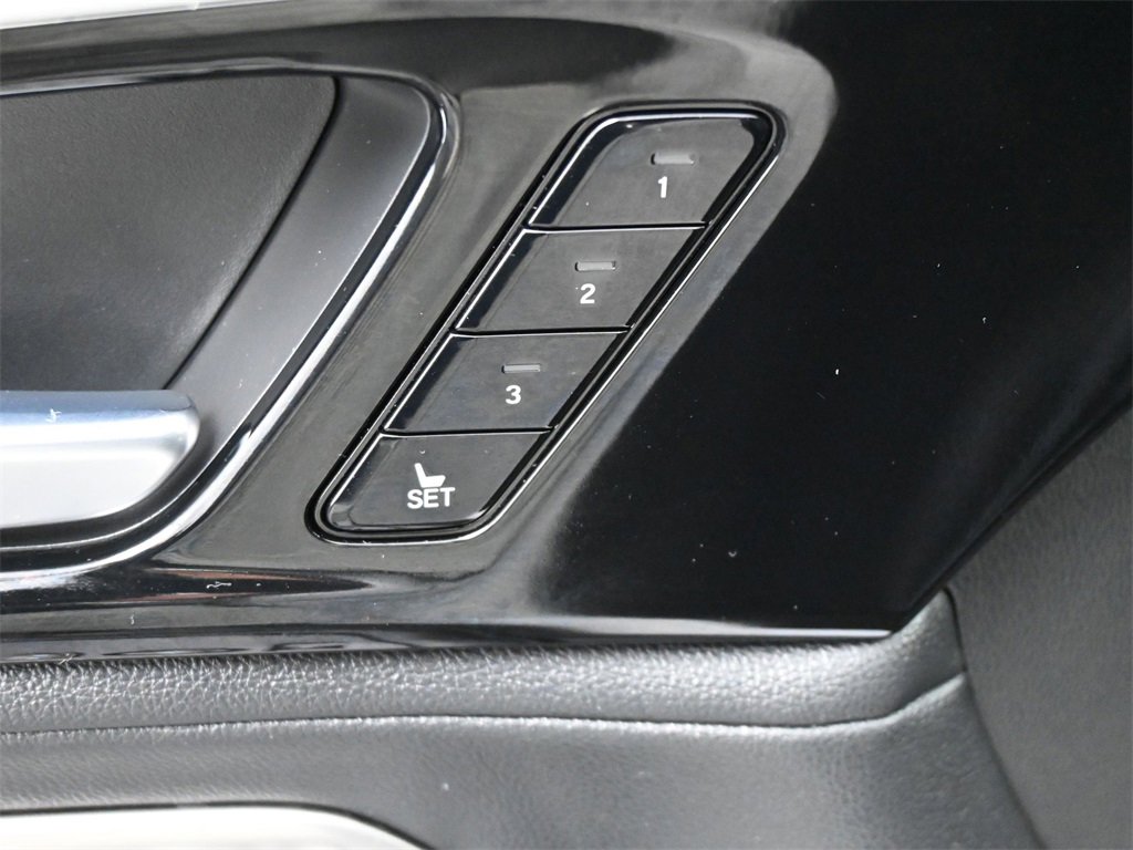 Used 2023 Acura MDX SH-AWD image 5