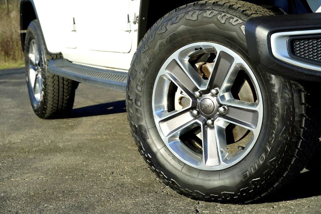 Used 2021 Jeep Wrangler Unlimited Sahara w/ Safety Group image 4