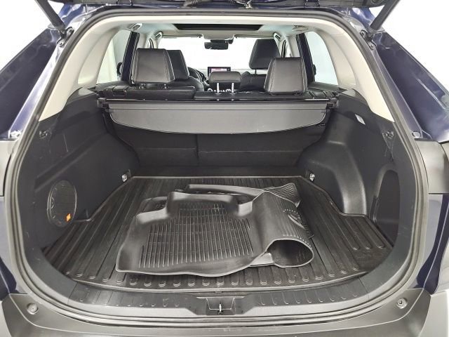 Used 2020 Toyota RAV4 Limited image 32
