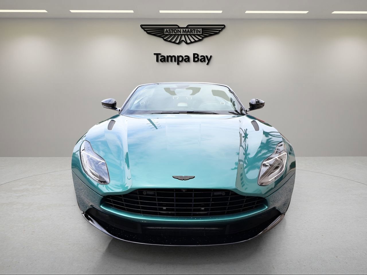 Used 2022 Aston Martin DB11 Volante RWD image 9