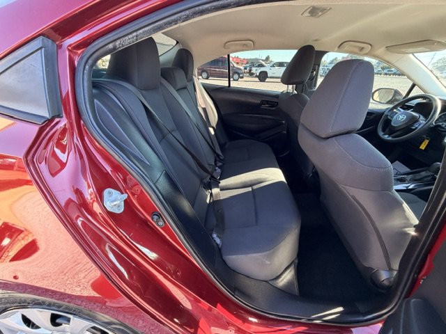Used 2022 Toyota Corolla LE FWD image 5