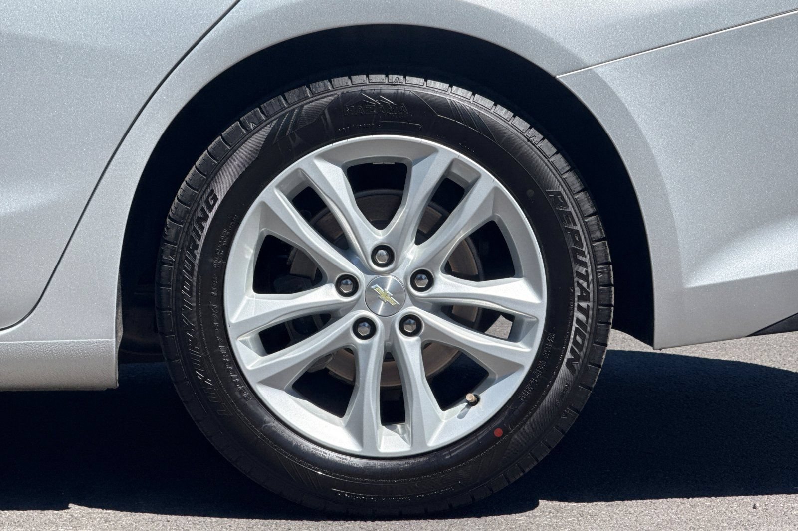 Used 2017 Chevrolet Malibu LT FWD image 25