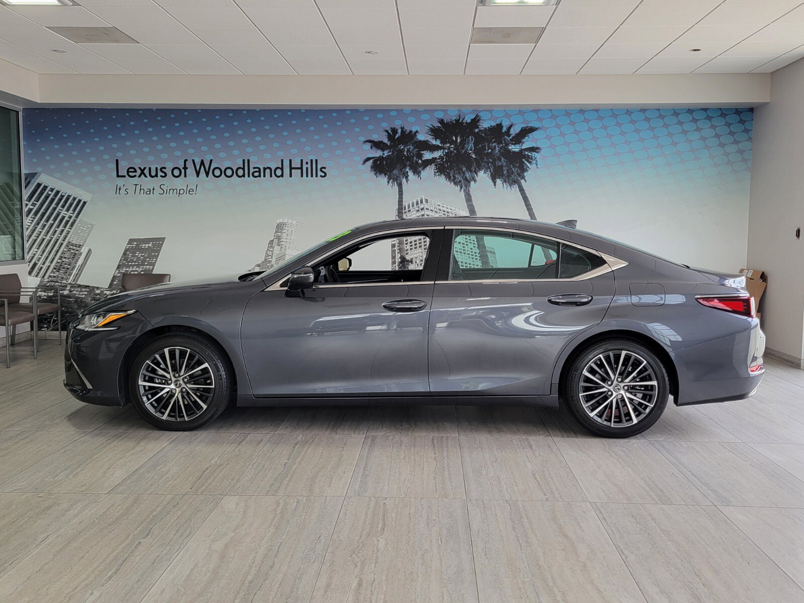 Certified 2023 Lexus ES 350 w/ Premium Package FWD image 2