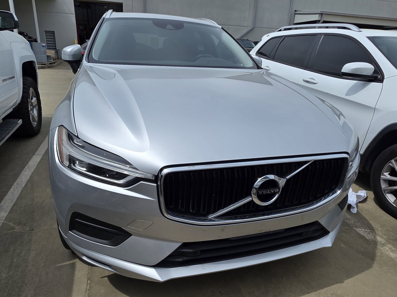 Used 2020 Volvo XC60 T5 Momentum image 8