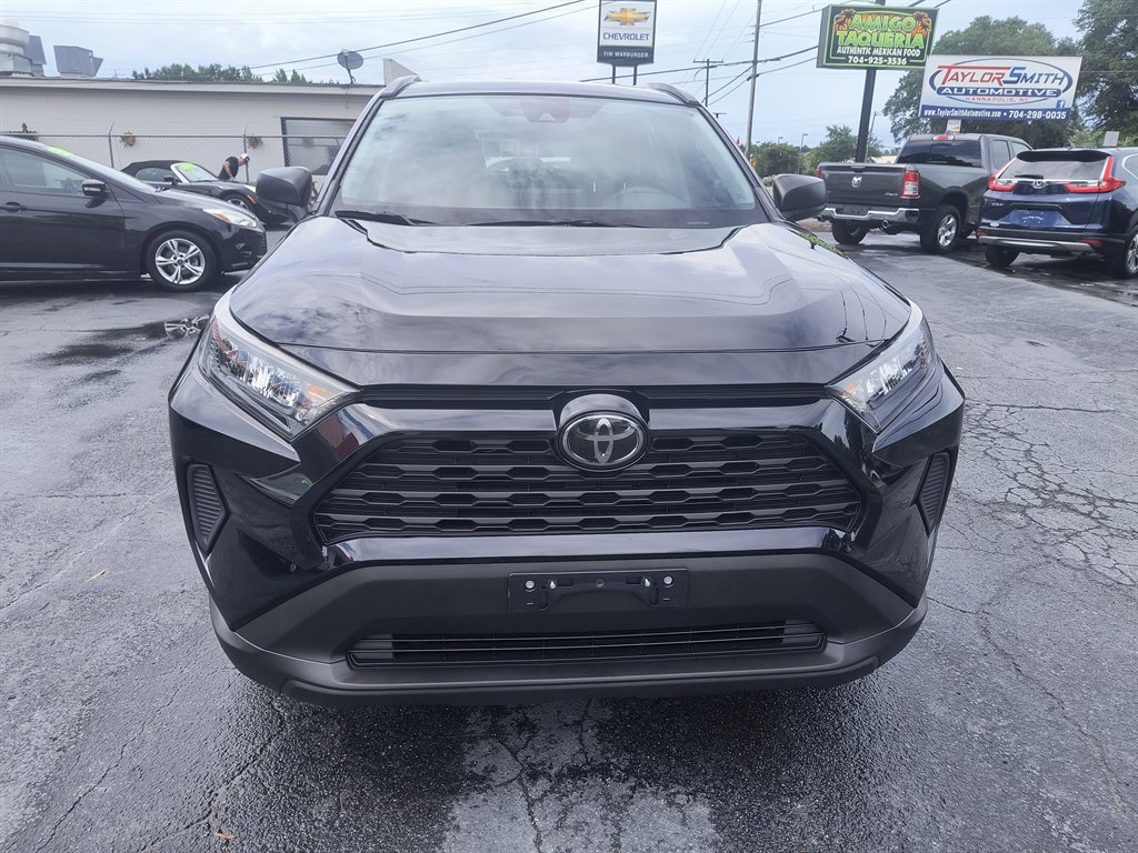 Used 2020 Toyota RAV4 LE image 8