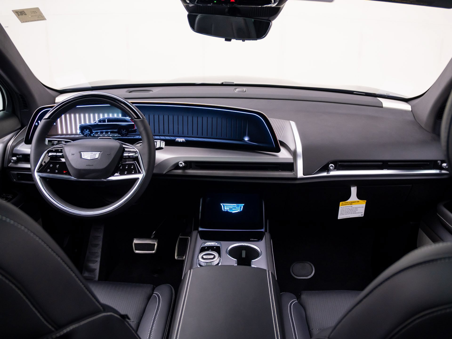 New 2027 Cadillac Vistiq Sport w/ LPO, Floor Liner Package AWD/4WD image 9