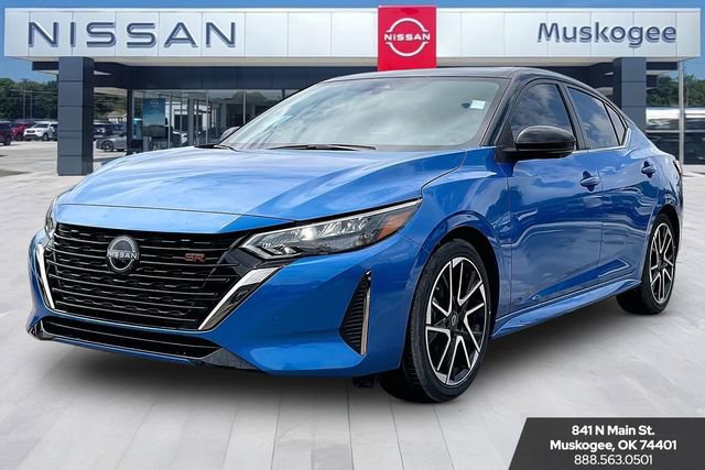 New 2025 Nissan Sentra SR w/ SR Premium Package FWD image 2
