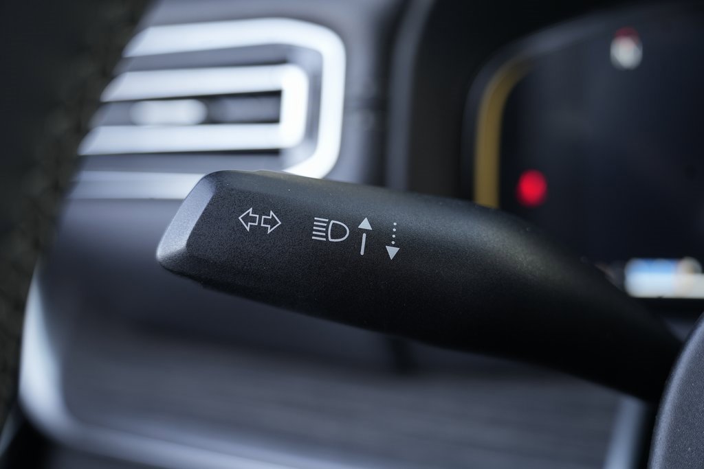 Used 2023 Jeep Wagoneer L Series II image 47