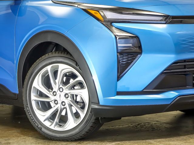 New 2027 Chevrolet Bolt LT FWD image 4