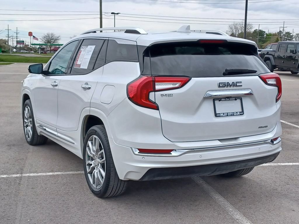 Used 2023 GMC Terrain Denali w/ LPO, Floor Liner Package AWD/4WD image 3