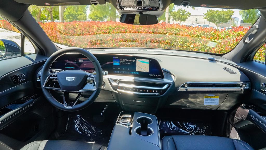 Used 2025 Cadillac Lyriq Luxury image 17