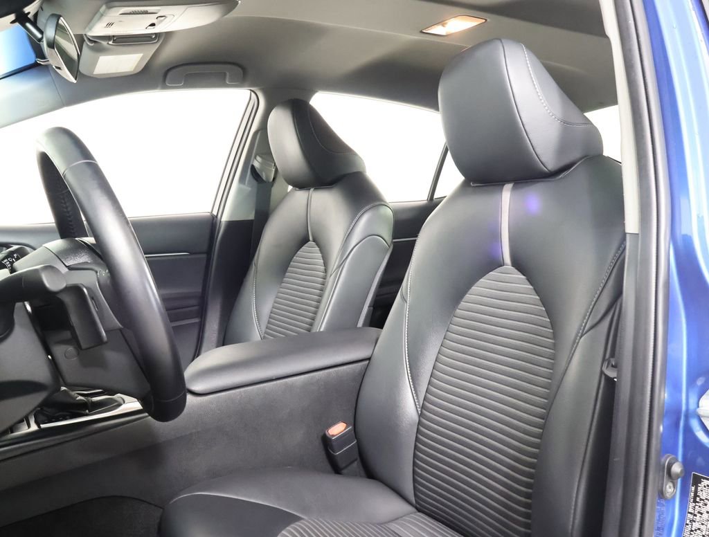 Used 2018 Toyota Camry SE image 7