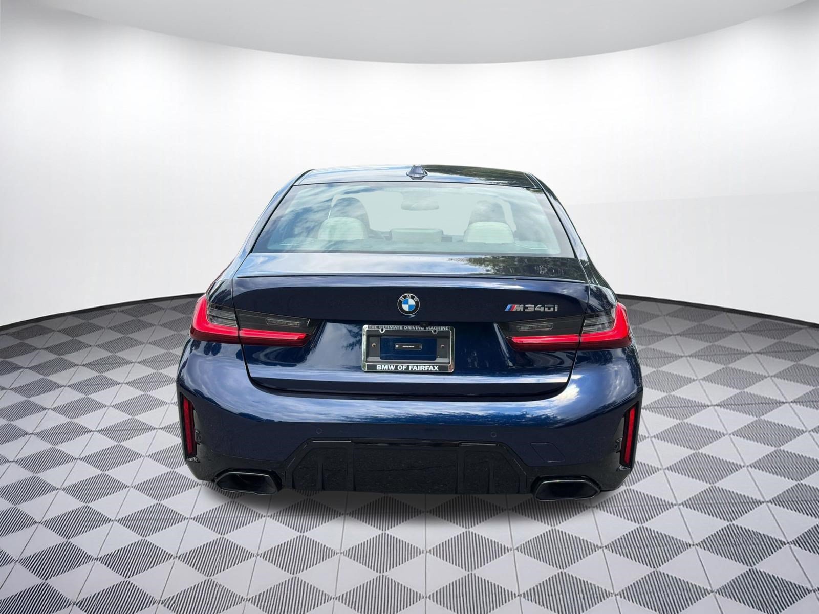 Used 2023 BMW M340i RWD image 10