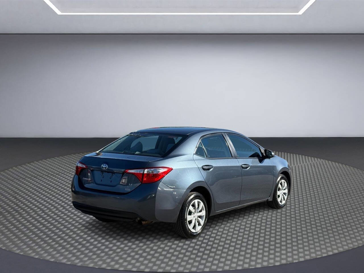 Used 2015 Toyota Corolla LE FWD image 7