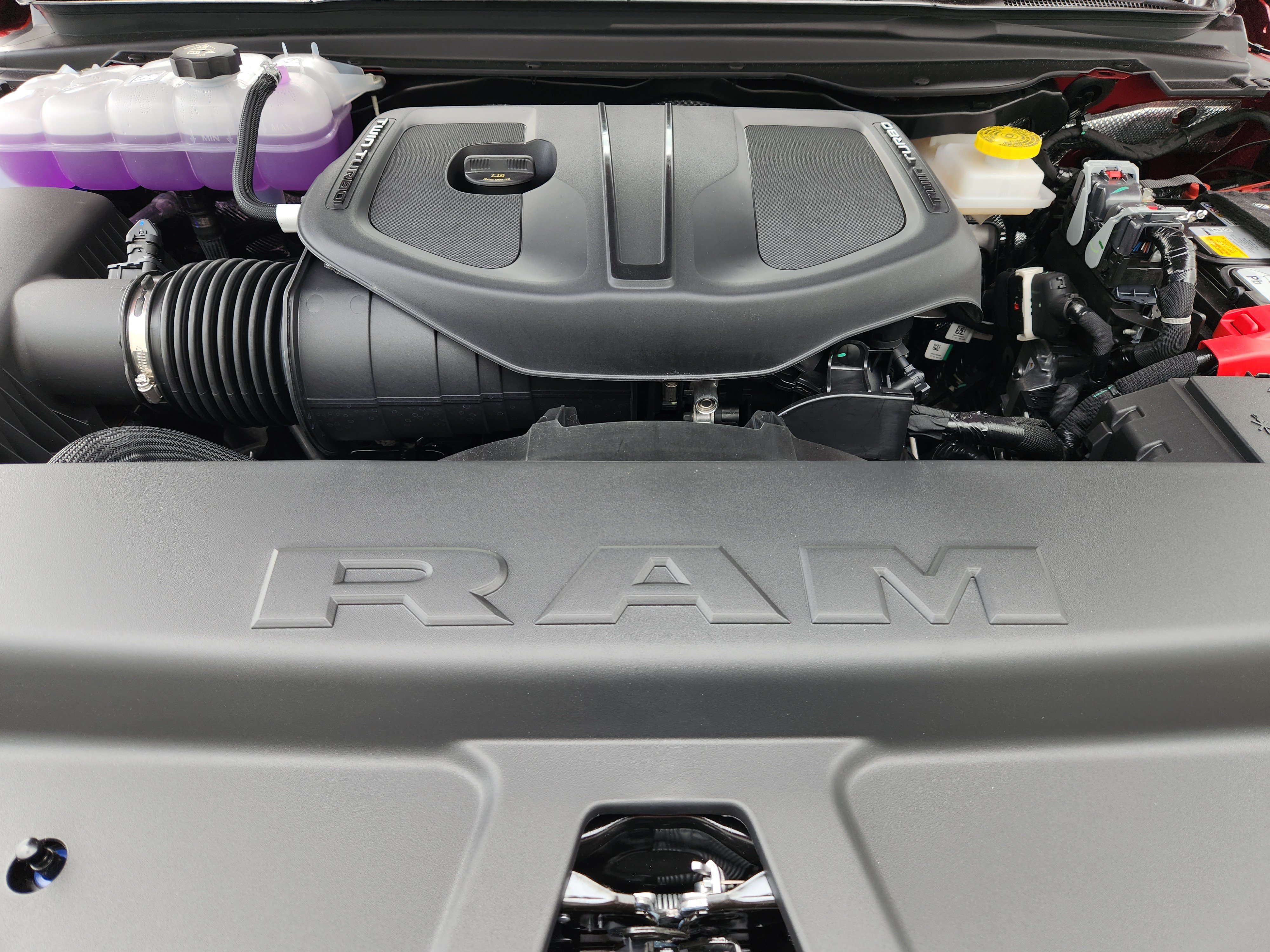 New 2026 RAM 1500 Laramie AWD/4WD image 23