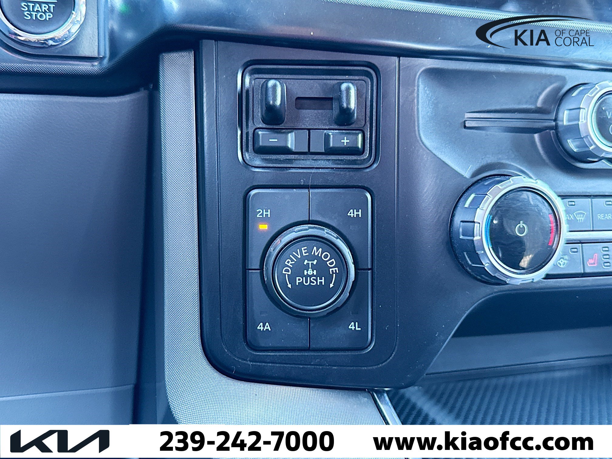 Used 2023 Ford F150 Limited image 29