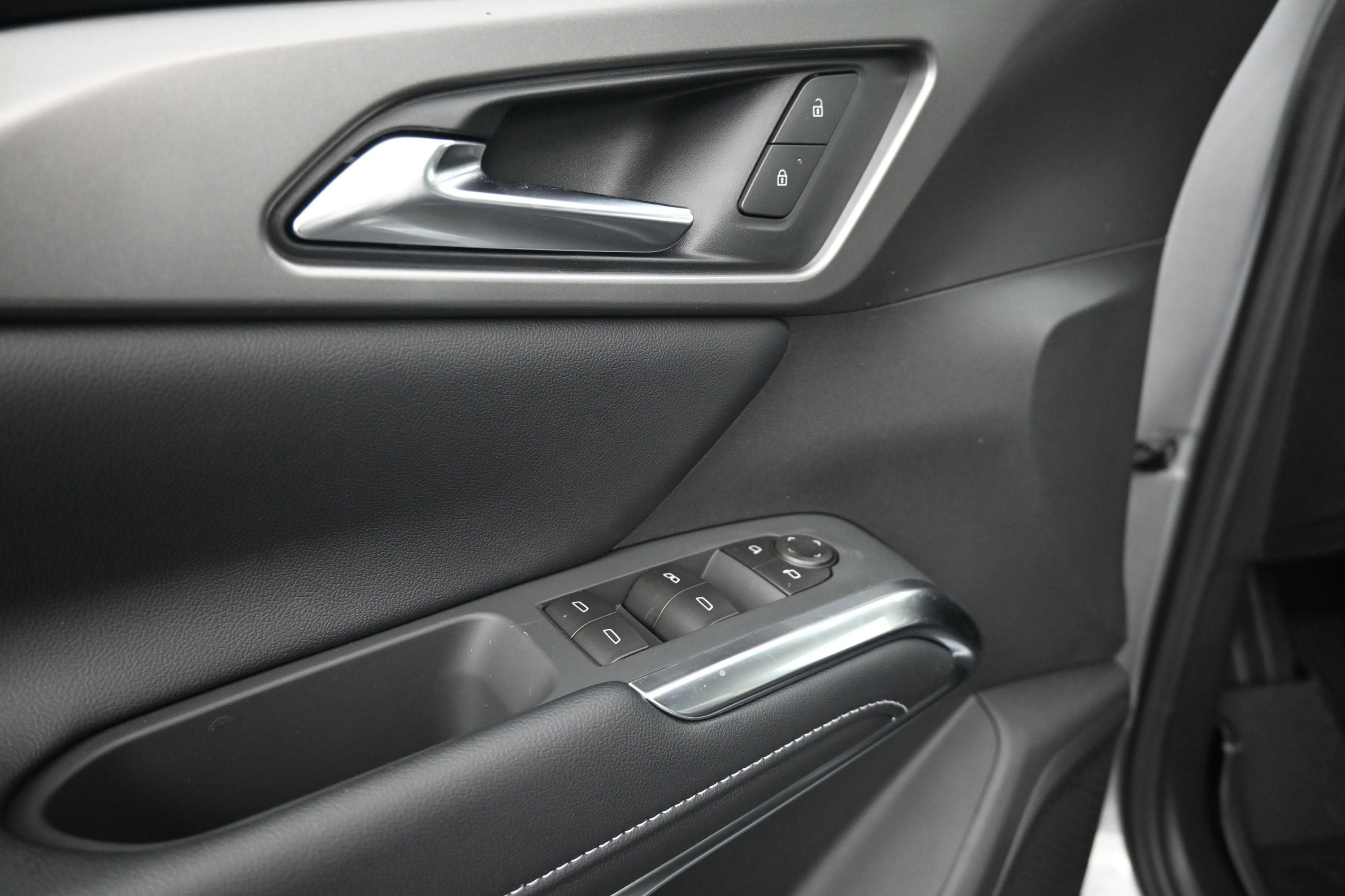 New 2026 Chevrolet Traverse LT FWD image 26