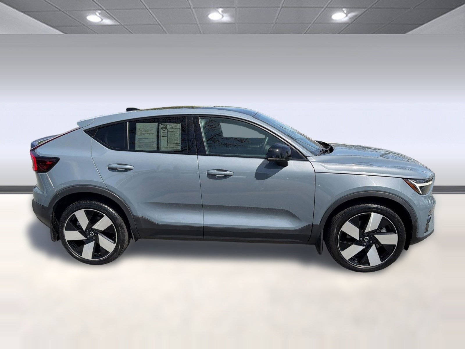 Certified 2023 Volvo C40 P8 Recharge Ultimate image 8