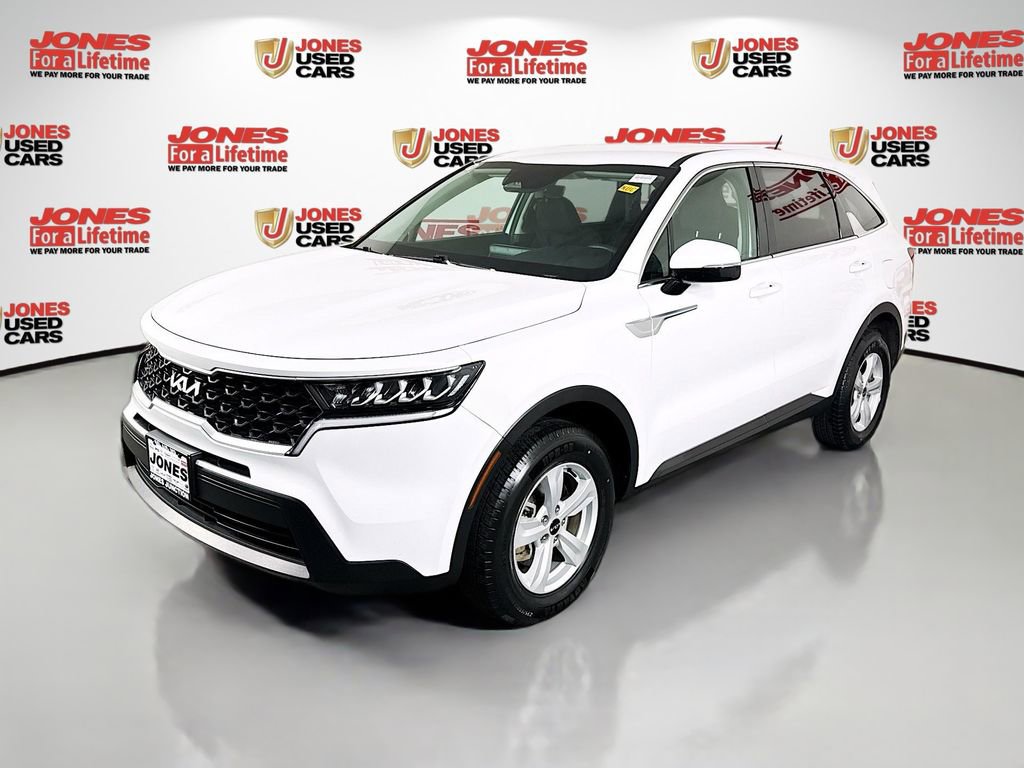 Used 2022 Kia Sorento LX image 12