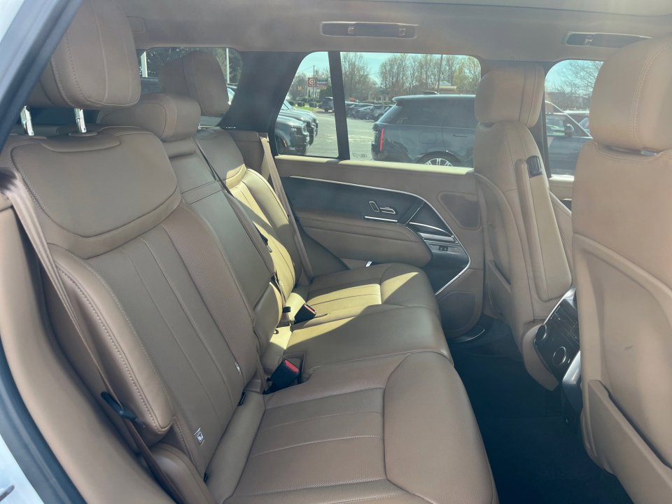 Certified 2024 Land Rover Range Rover SE AWD/4WD image 29