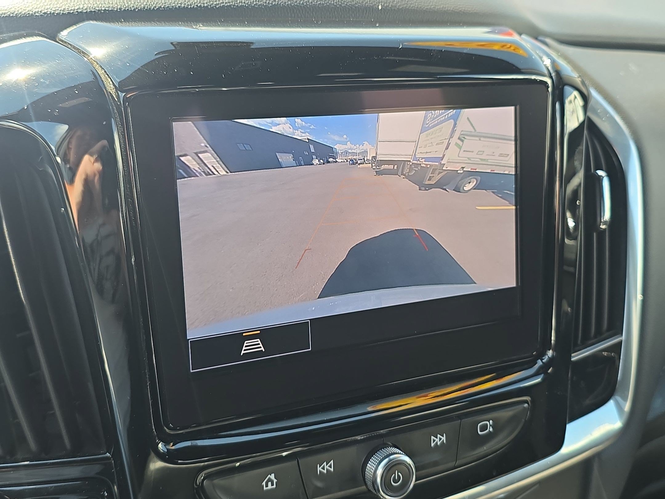 Used 2022 Chevrolet Traverse LT AWD/4WD image 21