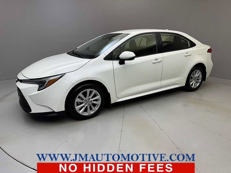 Used 2023 Toyota Corolla LE w/ LE Convenience Package