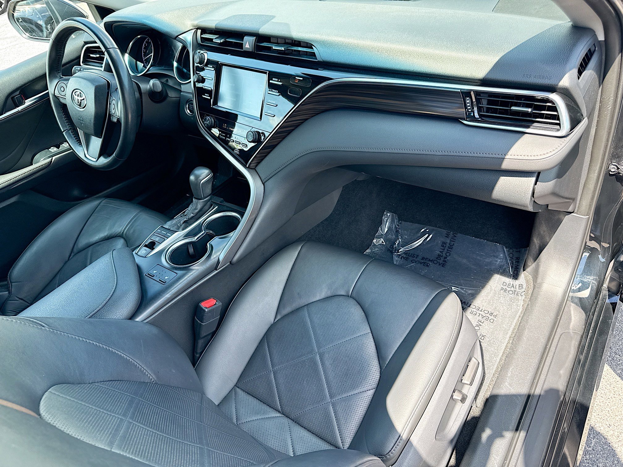 Used 2018 Toyota Camry XLE FWD image 13