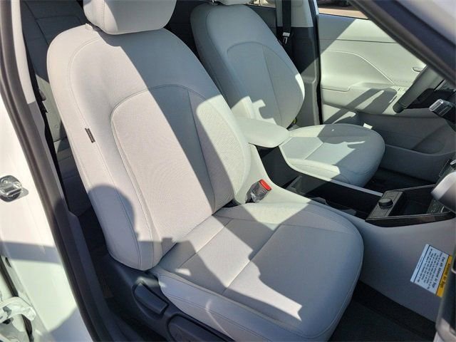 New 2025 Hyundai Kona SEL image 15