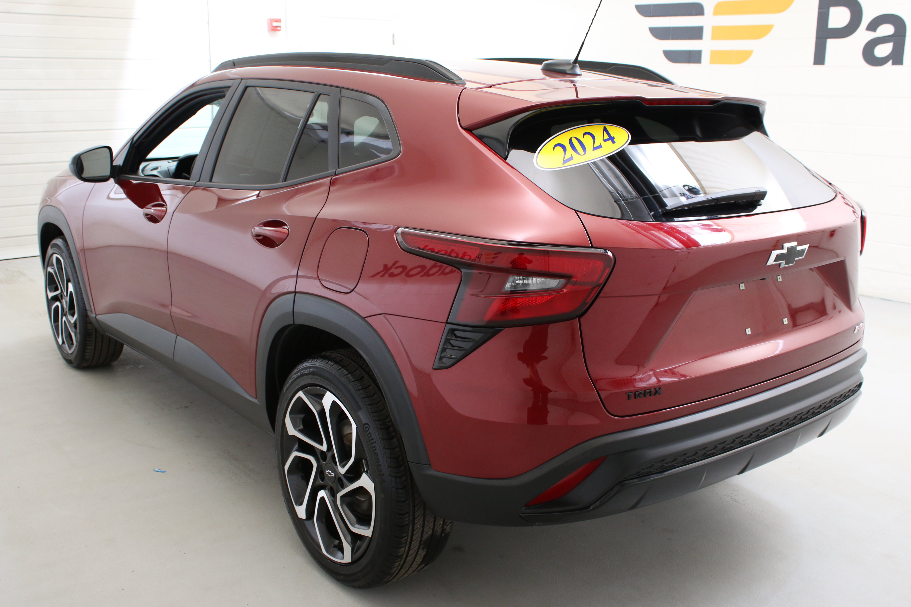 Used 2024 Chevrolet Trax RS w/ Sunroof Package image 6