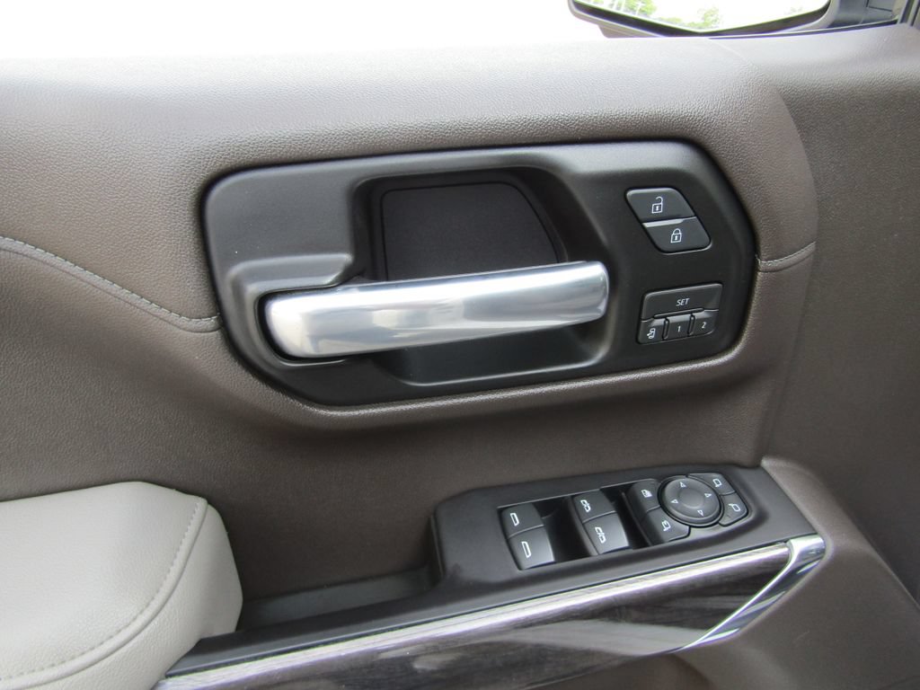 Used 2019 Chevrolet Silverado 1500 LTZ AWD/4WD image 30
