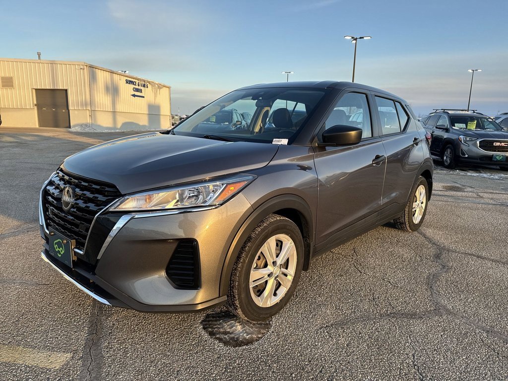 Used 2023 Nissan Kicks S image 4
