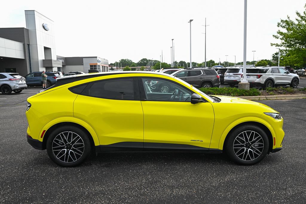Used 2025 Ford Mustang Mach-E Premium AWD/4WD image 3