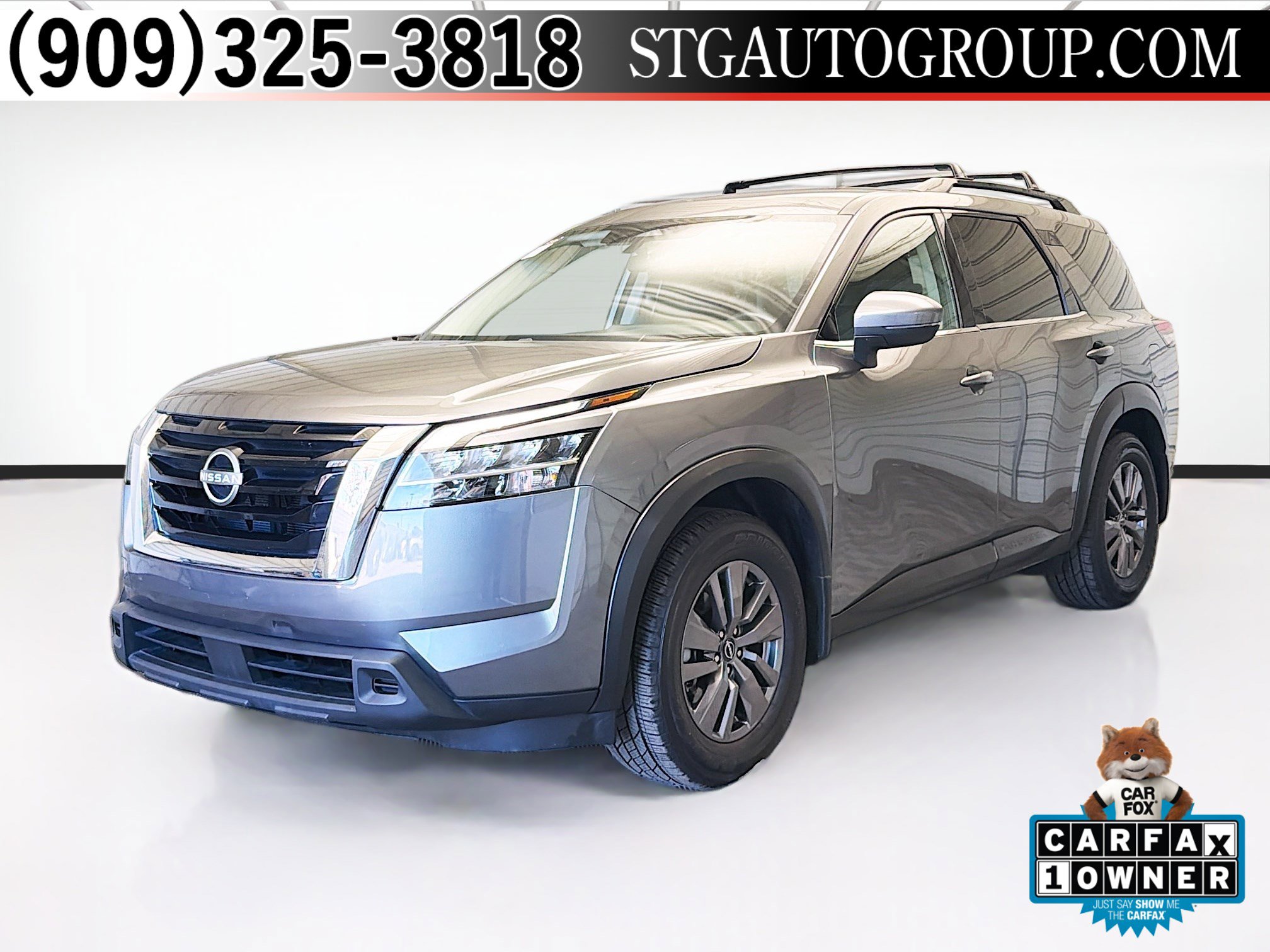 Used 2022 Nissan Pathfinder SV image 1