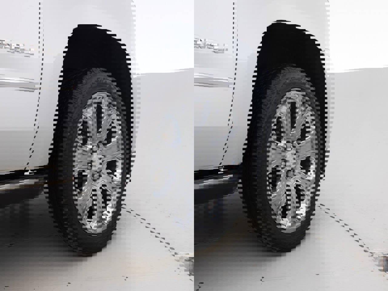 Used 2016 GMC Yukon XL Denali w/ Open Road Package image 18