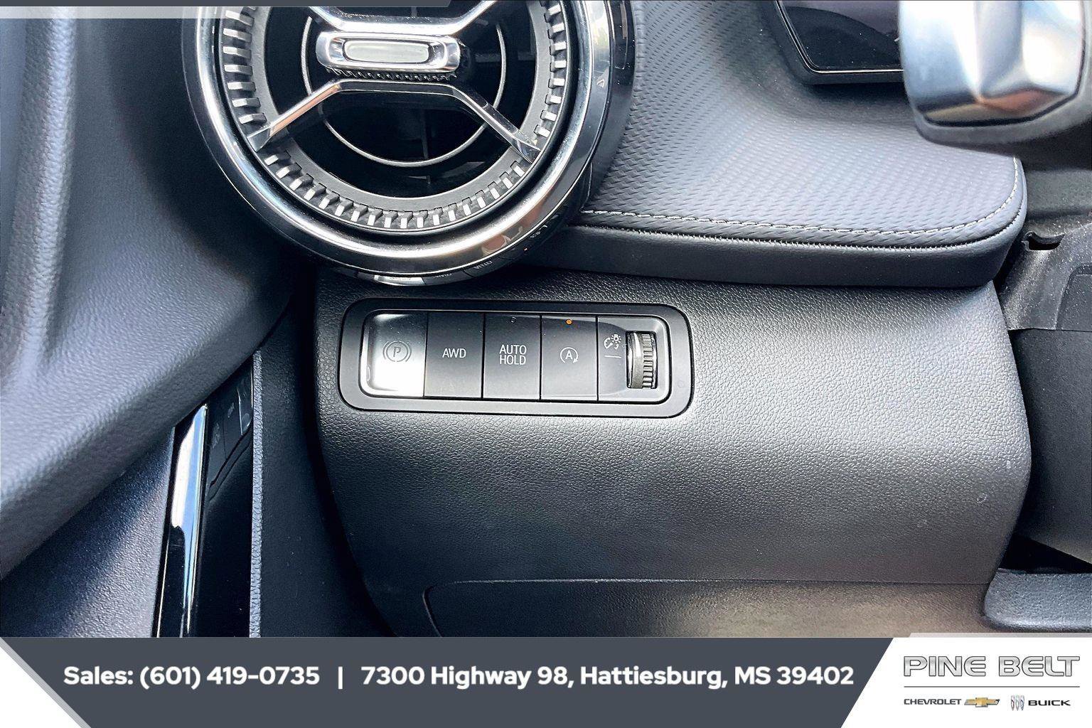Used 2025 Chevrolet Equinox LT w/ Convenience Package II AWD/4WD image 23