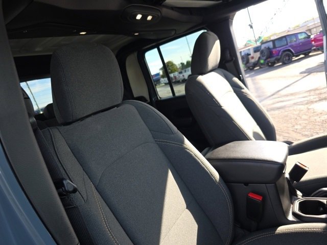 Used 2024 Jeep Gladiator Sport image 42