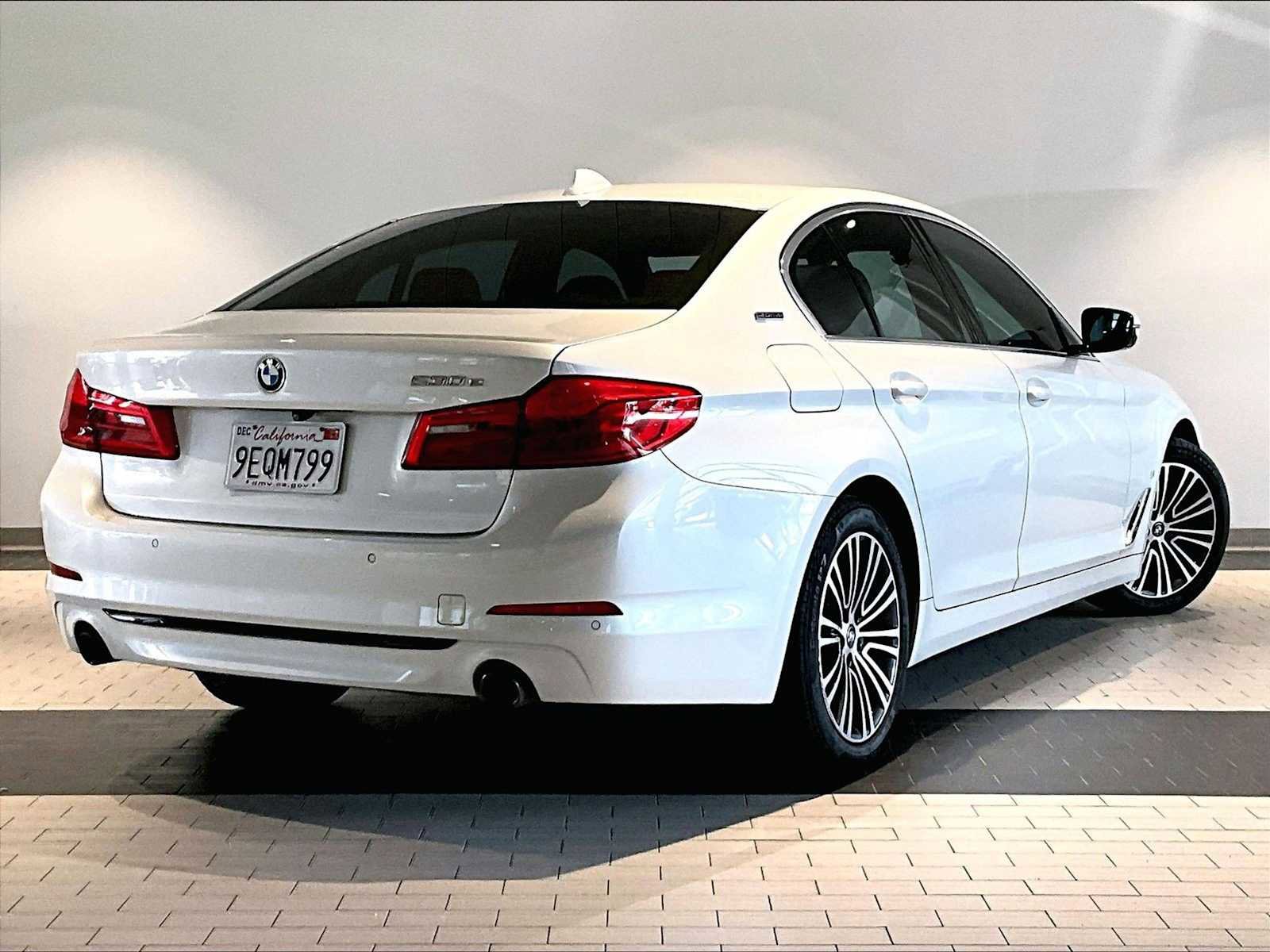 Used 2019 BMW 530e w/ Convenience Package image 10