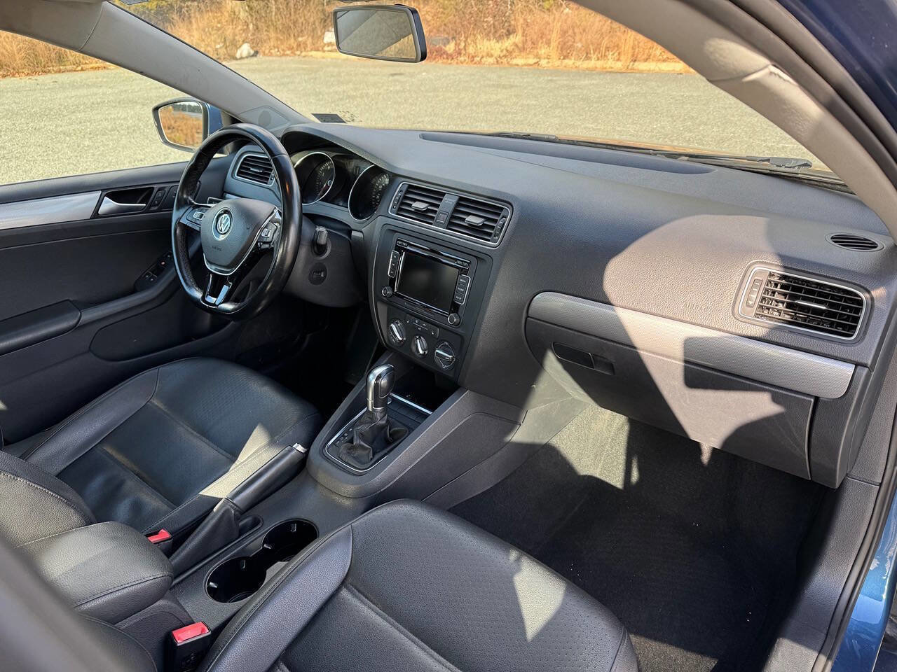 Used 2015 Volkswagen Jetta SE FWD image 13