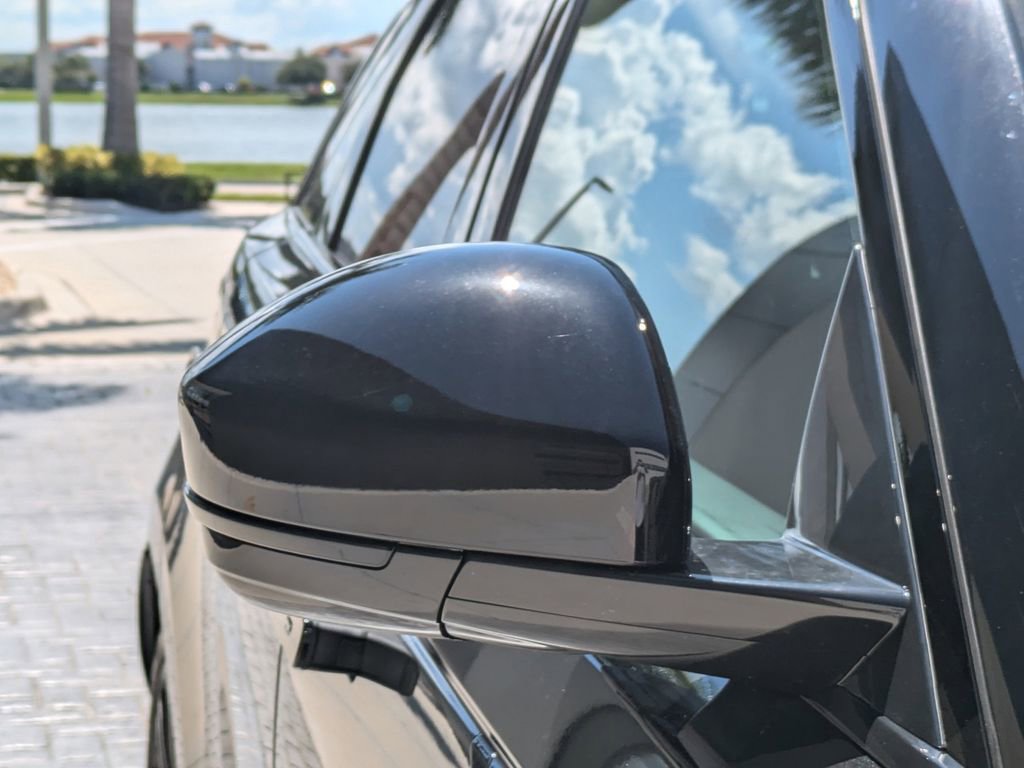 New 2026 Land Rover Range Rover Velar Dynamic SE image 11