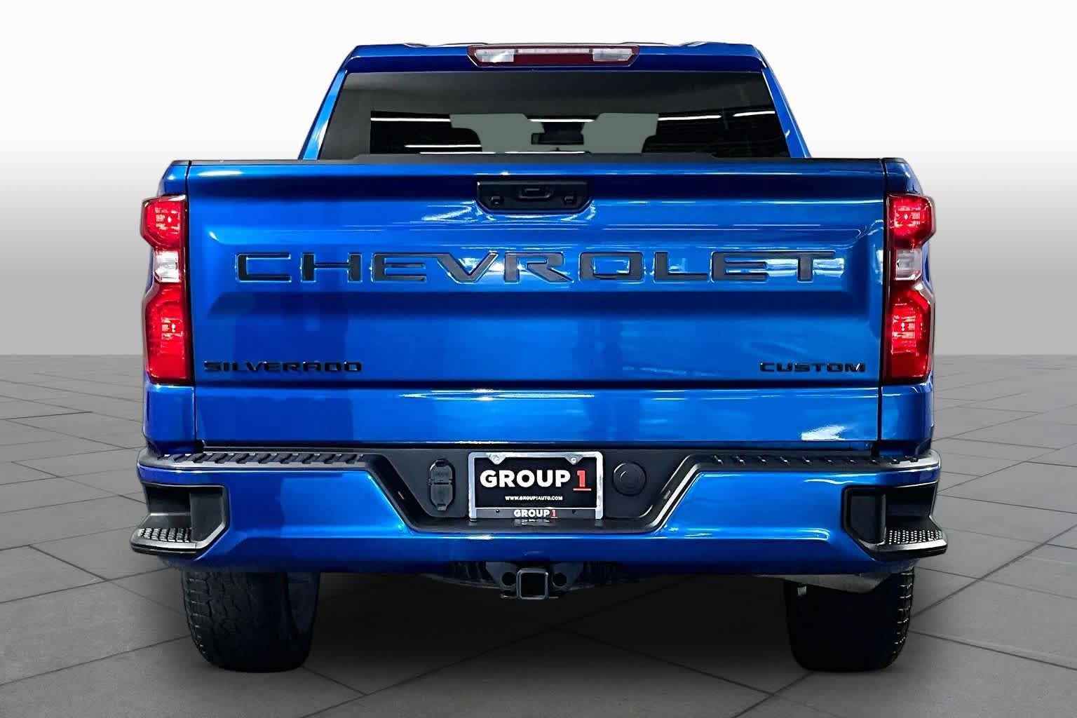 Used 2024 Chevrolet Silverado 1500 Custom w/ Turbomax Blackout Package AWD/4WD image 5
