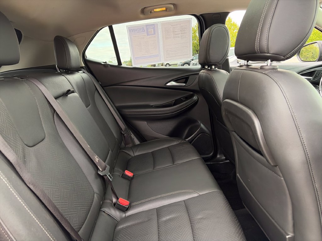 Used 2020 Buick Encore GX Essence w/ Experience Buick Package AWD/4WD image 32