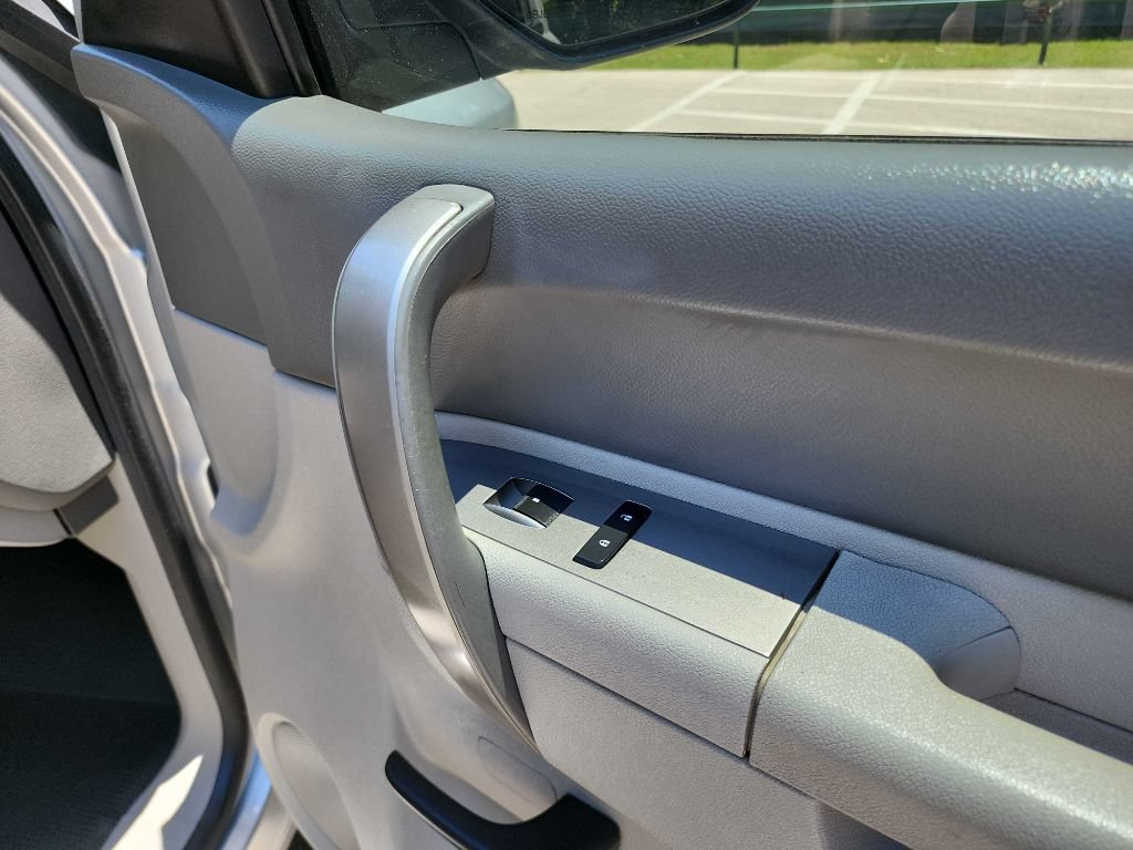 Used 2014 Chevrolet Silverado 2500 LT AWD/4WD image 34