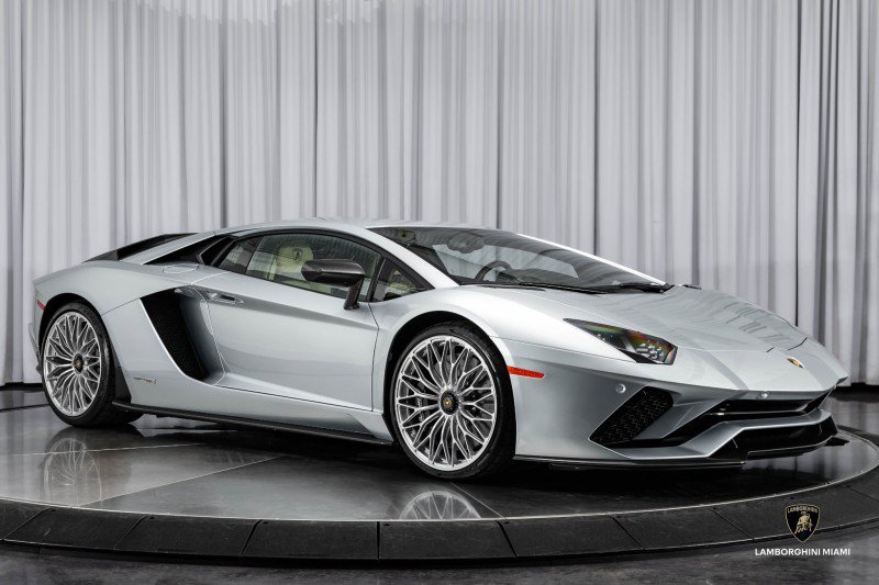 Used 2018 Lamborghini Aventador S image 46