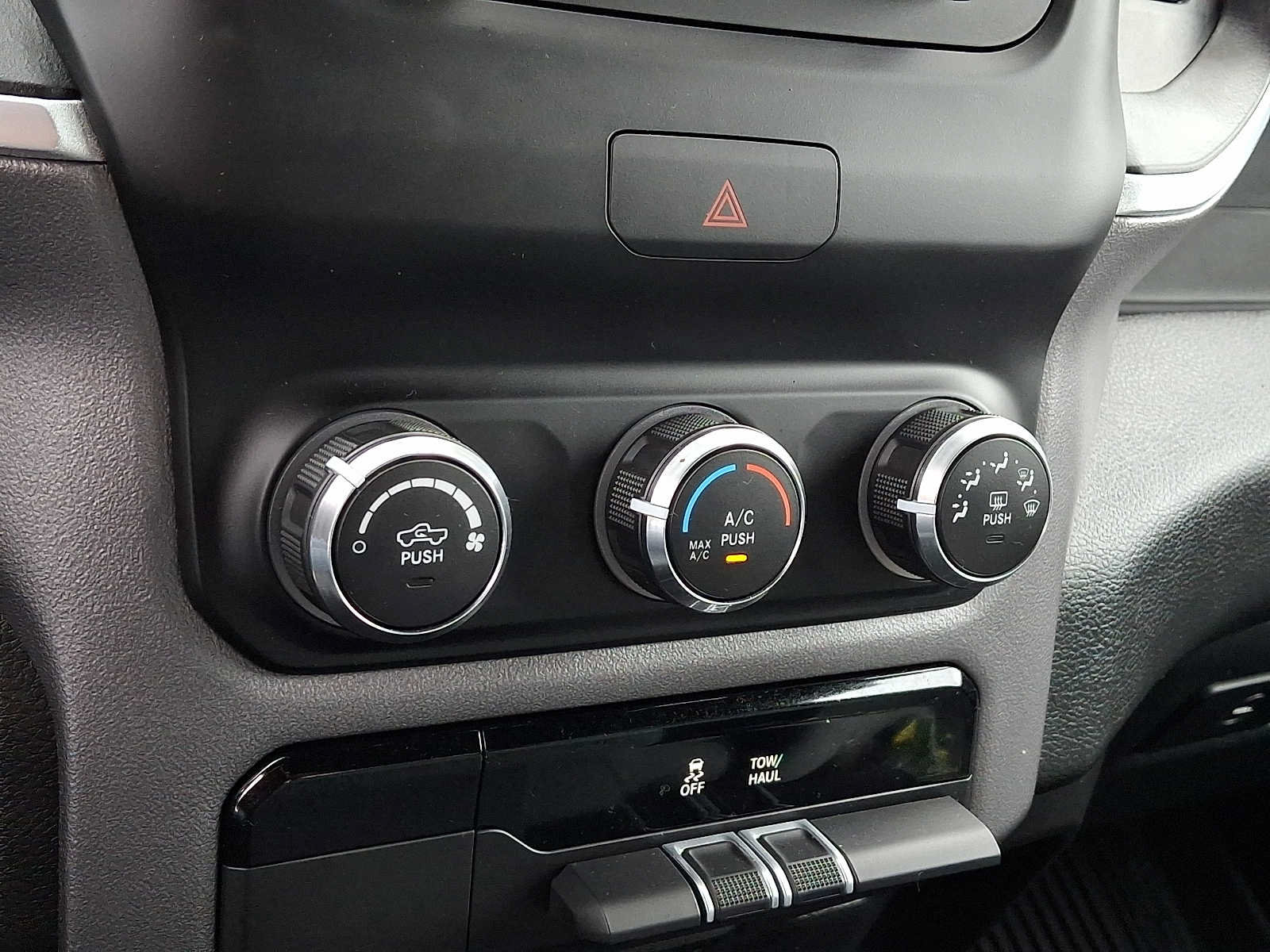Used 2022 RAM 1500 Big Horn AWD/4WD image 15