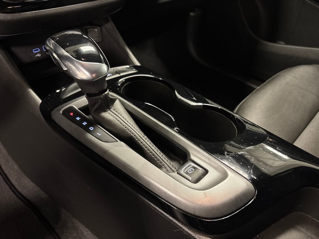 Used 2025 Buick Envista Sport Touring image 38